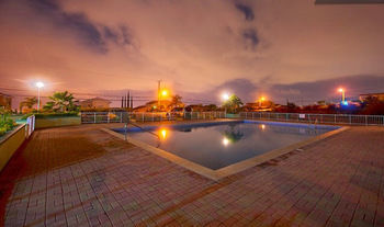 Signature Skys Guest Apartments Kingston Exterior photo
